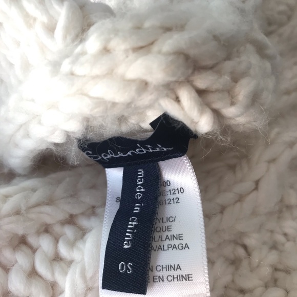 ⛄️Splendid Infinity scarf in white ❄️ - Picture 3 of 4